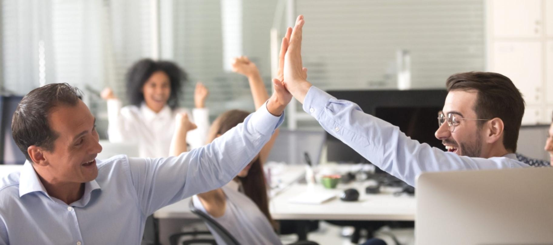 Revisión de auditoría SEO en pantalla durante una sesión de formación online